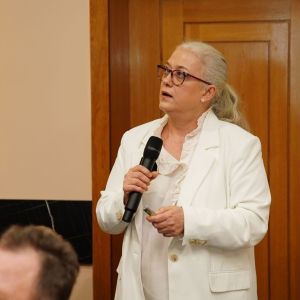 Hinkova5
